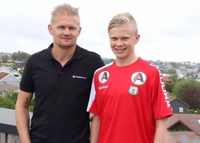 意媒主编：霍伊伦有一种证明自己的心态；他还需学习串联组织（意媒总编：霍伊伦渴望自证，串联组织能力仍需提升）