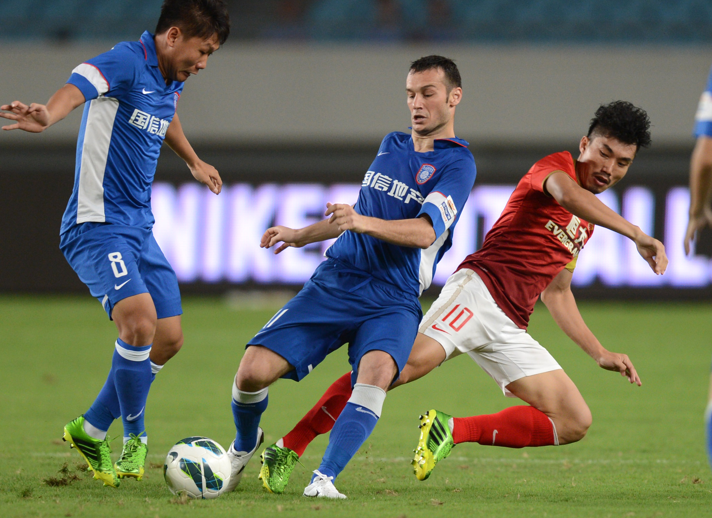 奥蓬达：我身处世界最大俱乐部之一，经历困难后为处子球高兴（奥蓬达：效力顶级豪门心怀自豪，走出困境后处子球令我振奋）