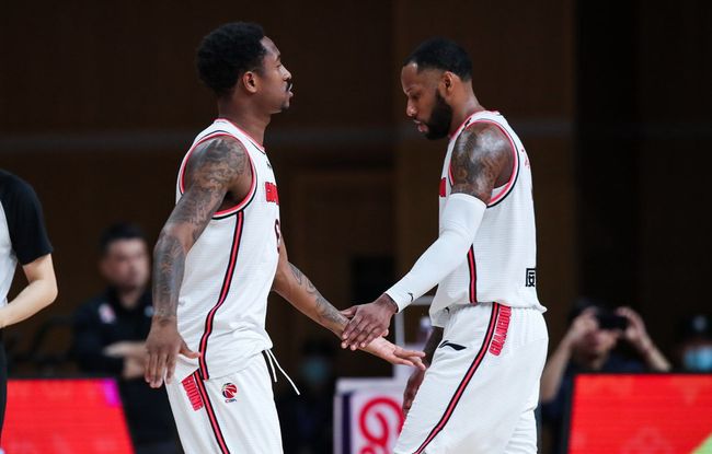 热身赛：U18国青2-1吉尔吉斯斯坦U18，魏祥鑫、贾伟伟建功（U18热身赛：国青2-1击败吉尔吉斯斯坦U18，魏祥鑫与贾伟伟破门）