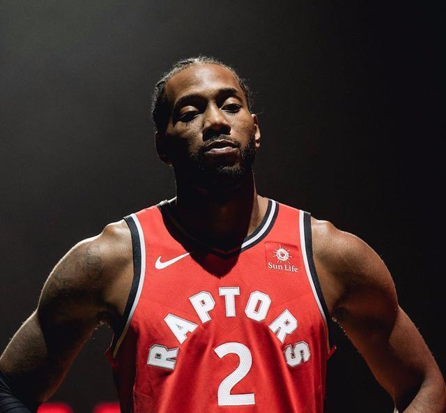 米体：国米想让邓弗里斯在意超杯半决赛对阵博洛尼亚时复出（米兰体育报：国际米兰计划让邓弗里斯在意大利超级杯半决赛战博洛尼亚时复出）