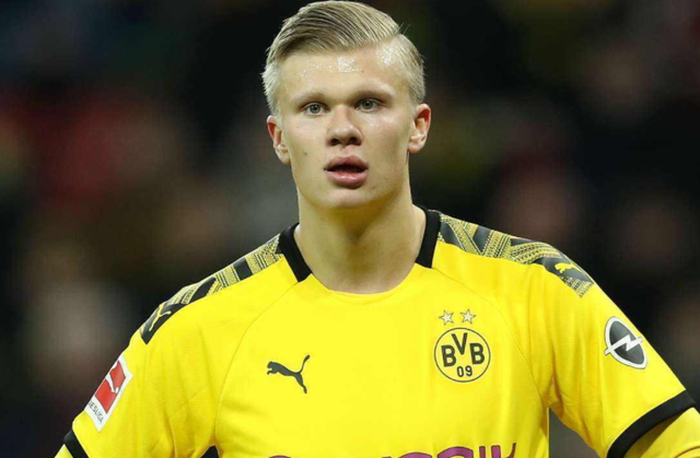 正义必胜：老八小真激辩梅西，小王老真翻案巴萨（正义当先：老八小真激辩梅西，小王老真为巴萨正名）