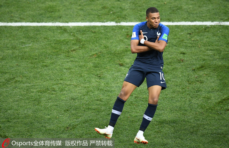 乔-科尔：基耶萨应获得更多时间，他是我愿意合作的那种球员（乔-科尔：基耶萨该获得更多出场时间，他正是我想合作的类型）