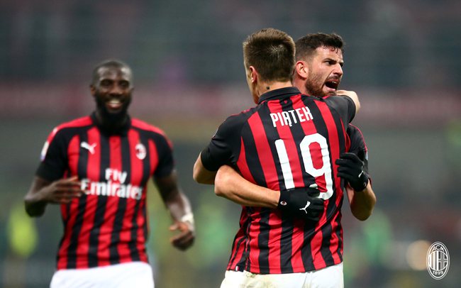 世体：梅西亲签的新秀球星卡被拍卖行估值35000欧元（世体：梅西亲签新秀卡获拍卖行估价3.5万欧元）