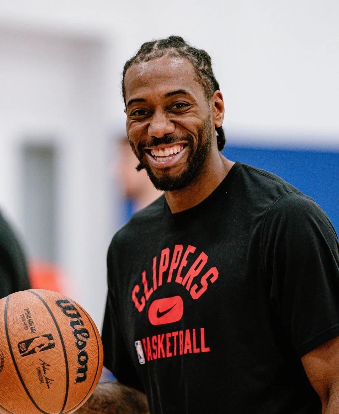 早报：拥有地表最强人类的从容感……怎么，你们没有吗？（早报：地表最强加持，从容气度拉满……怎么，你们没有？）