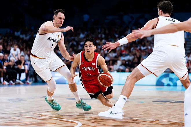 全运会乒乓球女团决赛河北队不敌山东队收获银牌之...（全运会乒乓球女团决赛：河北不敌山东，摘得银牌）