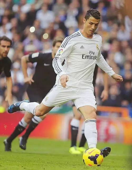 澳超战报：派珀传射、詹姆斯点射，惠灵顿凤凰3-1中央海岸（澳超战况：惠灵顿凤凰3-1擒中央海岸，派珀传射詹姆斯点球建功）