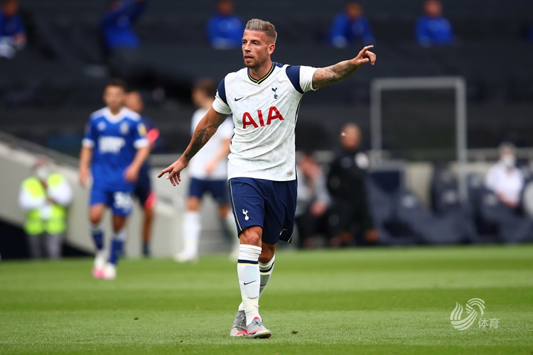 篮球湖人球员恢复训练，状态良好（湖人球员恢复合练，状态上佳）